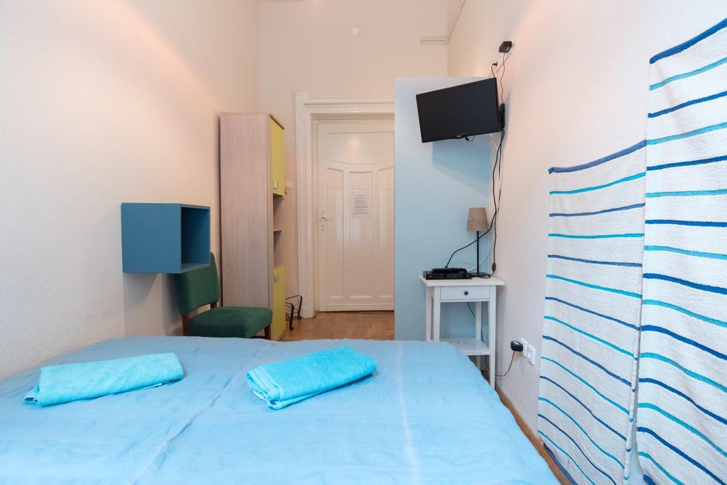 Downtown Oasis Hostel