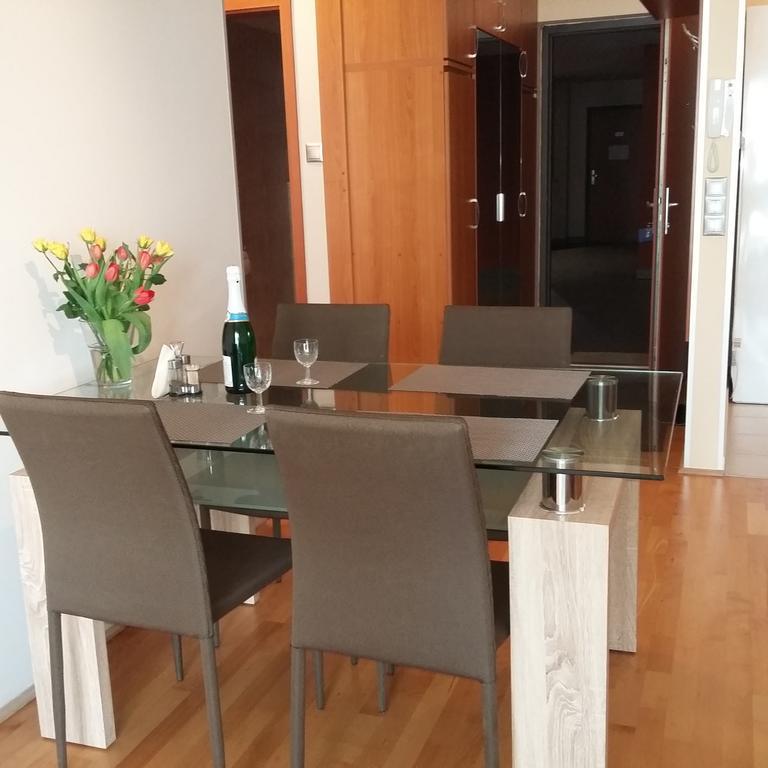 River Loft 304-305 *