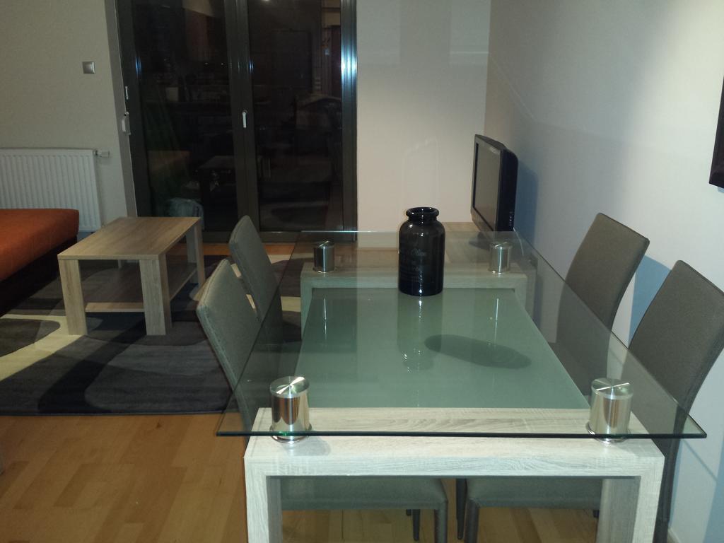 River Loft 304-305 *