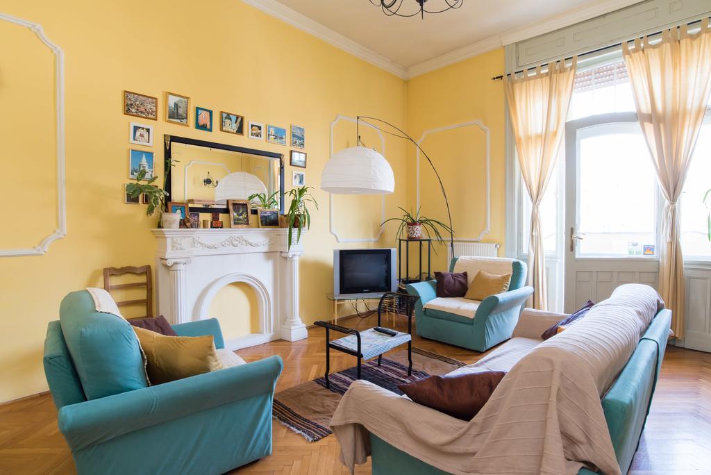 Downtown Oasis Hostel