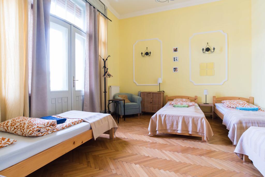 Hostel Downtown Oasis *