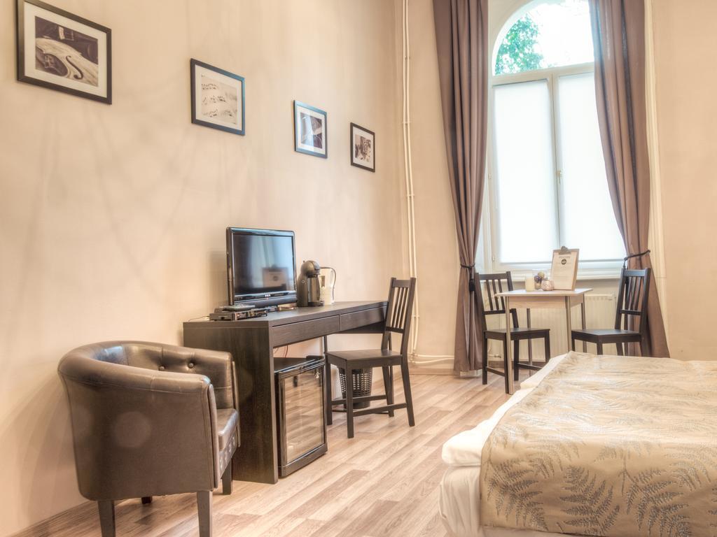 Budapest Ville Bed & Breakfast 3*