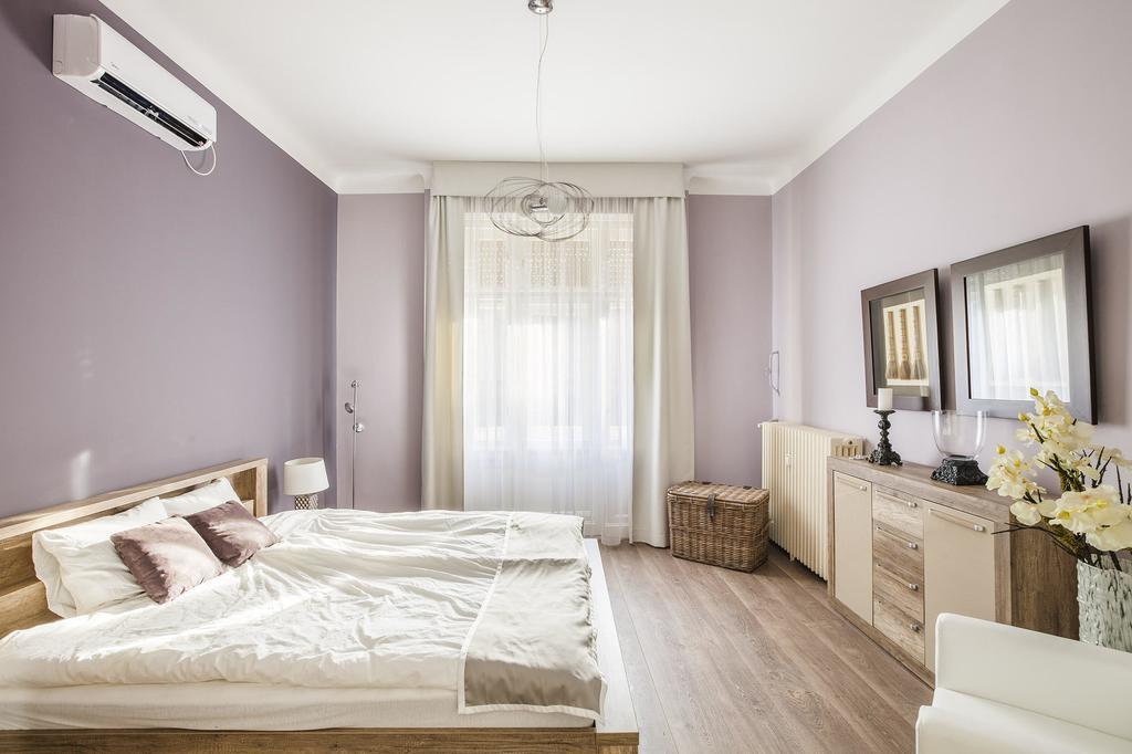 Two Couples Apartamento