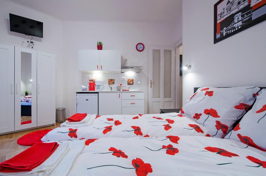 Appartement Parking, Ac, Wifi Flat Next To Andrassy Ave *