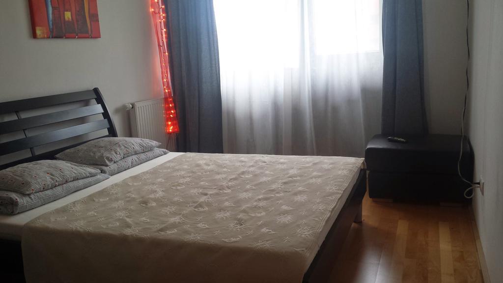 River Loft 304-305 *