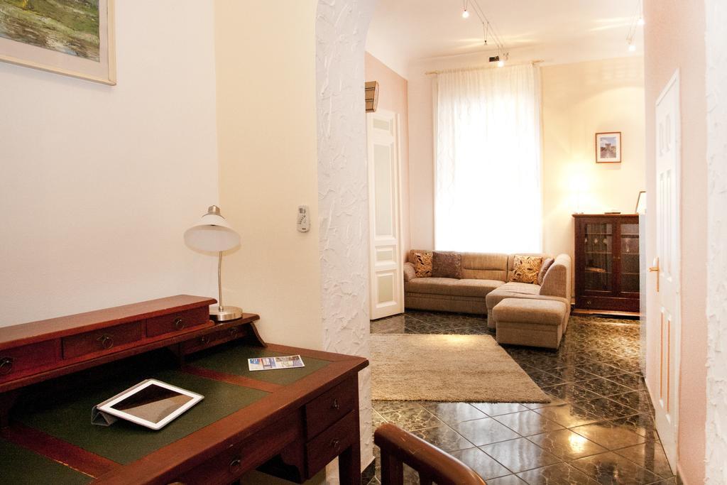 Liana-luxury And Flat *