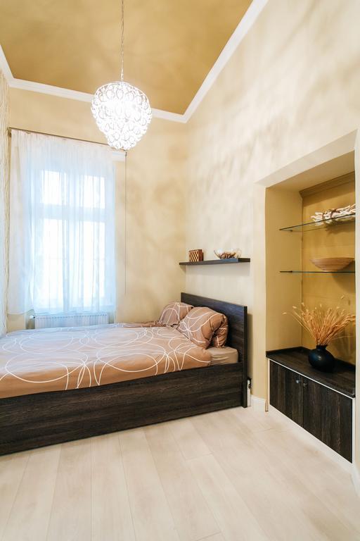 Parliment Luxury Apartment *