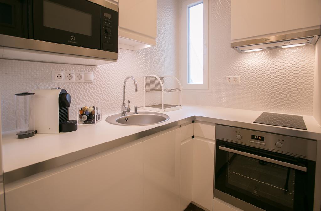 Apartment Chain Bridge Studio