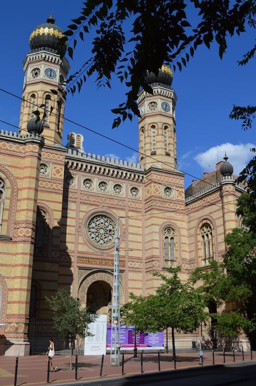 Pensión Synagogue View *