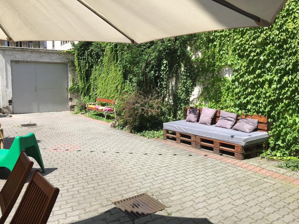 Hostel East Side *