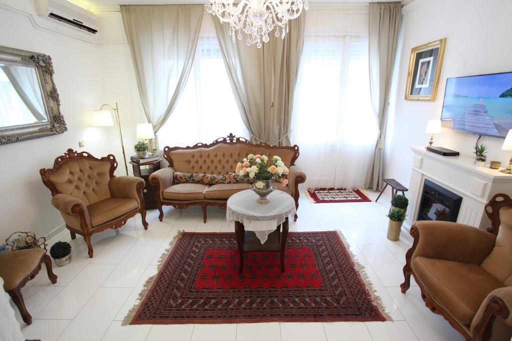 Apartman D.five Neo-baroque With Terrace *