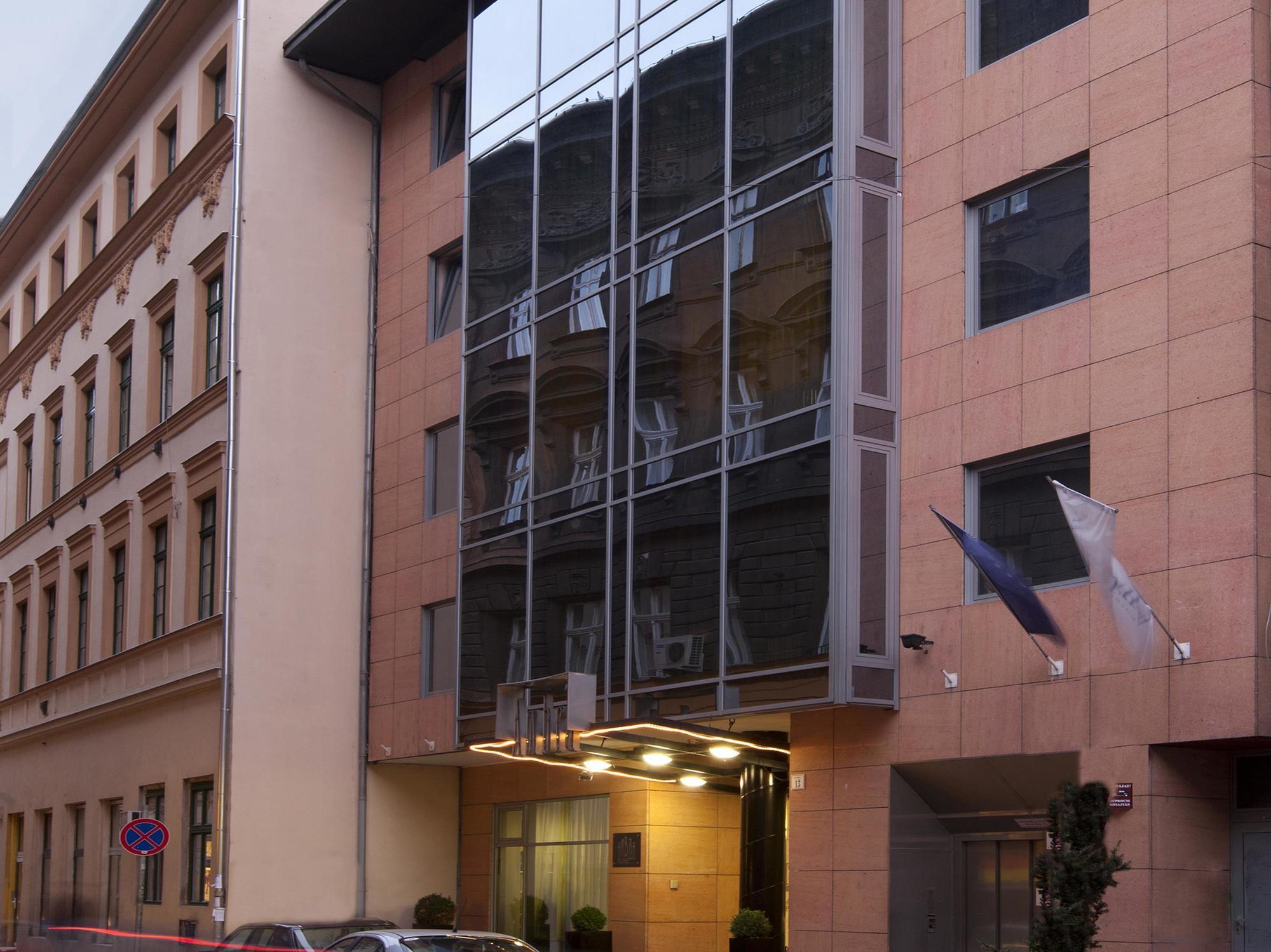 Ambra Budapest