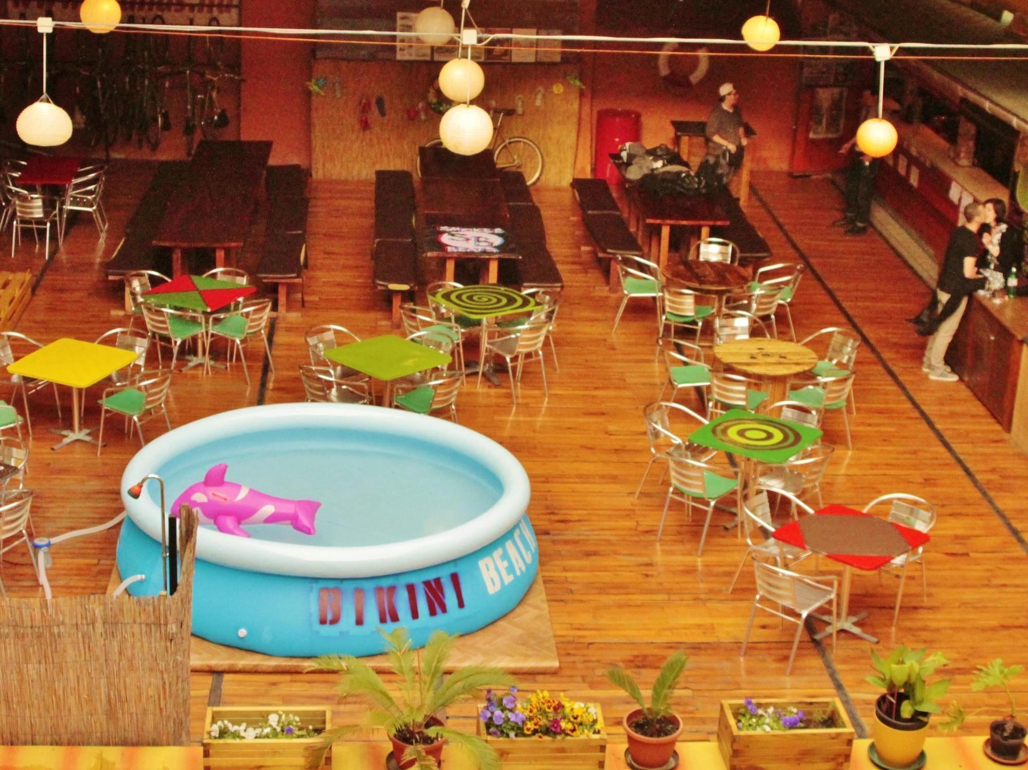 Casa De La Musica Hostel *