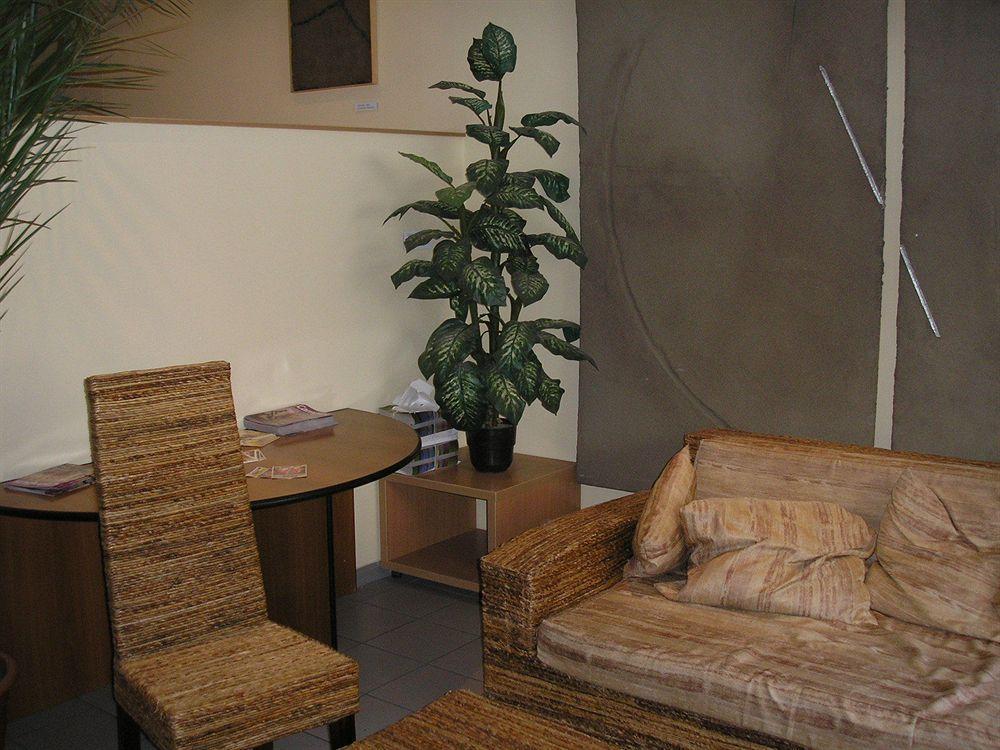 Corvin Hostal