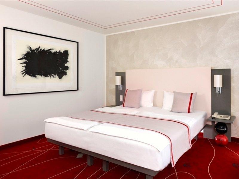 Park Plaza Hotel