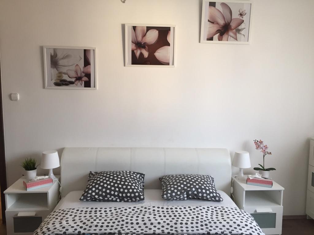 Rona Apartman