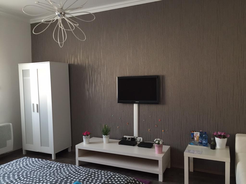 Rona Apartman