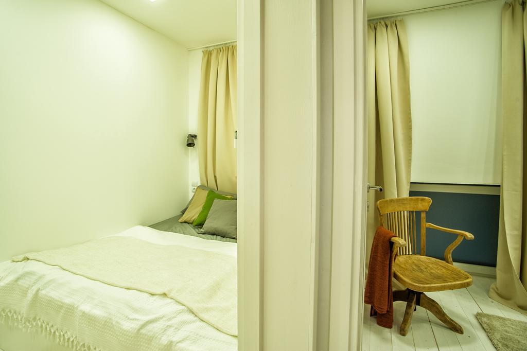 Near The Great Synagogue With Free Garage Apartment *