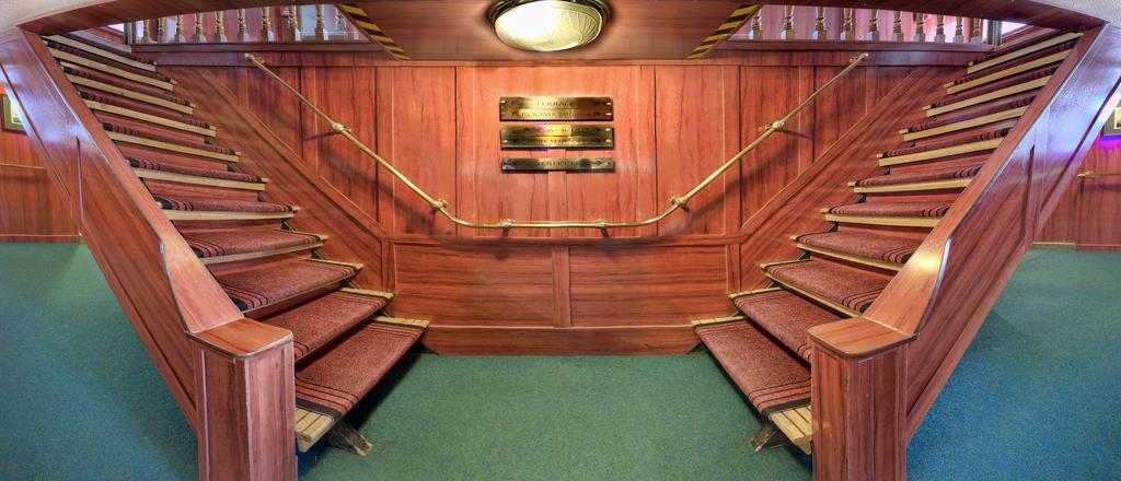 Fortuna Boat Botel