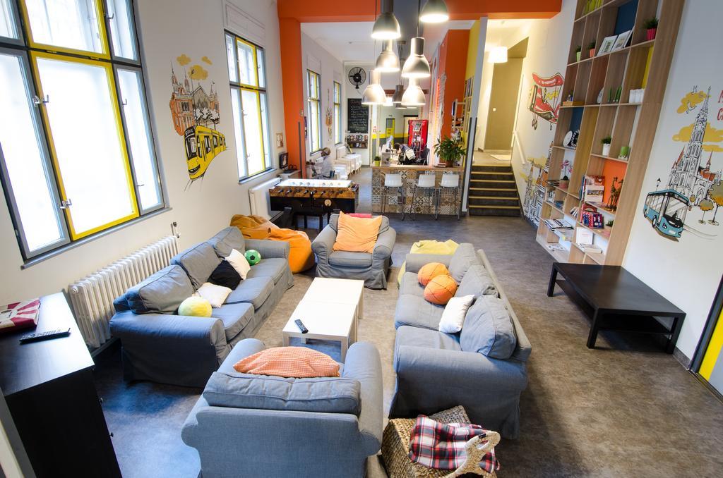 Goodmo House Hostal