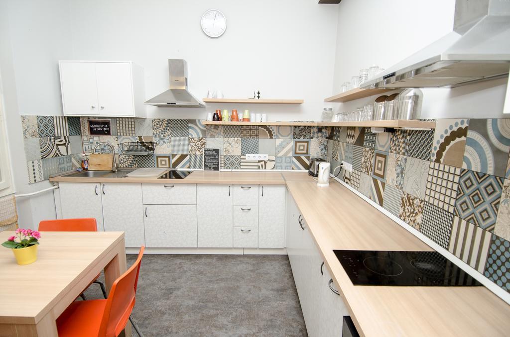 Goodmo House Hostal *