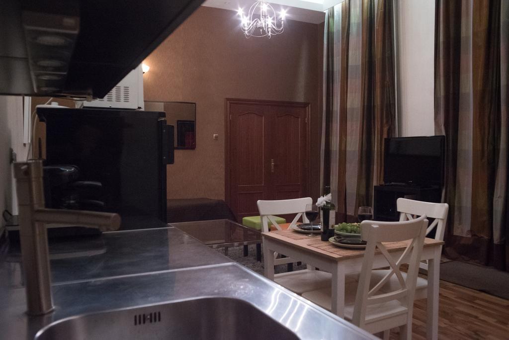 Apartment Inviting Flat In The Heart Of Town Budapest