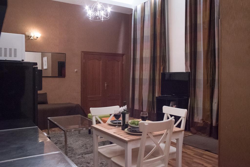 Inviting Flat In The Heart Of Town Apartment