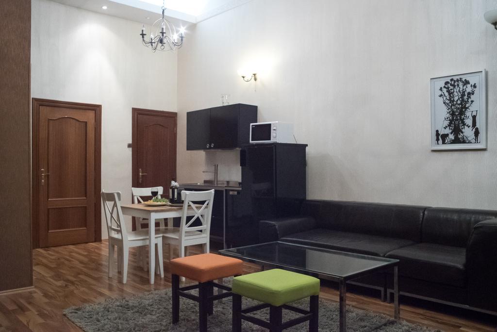 Apartment Inviting Flat In The Heart Of Town