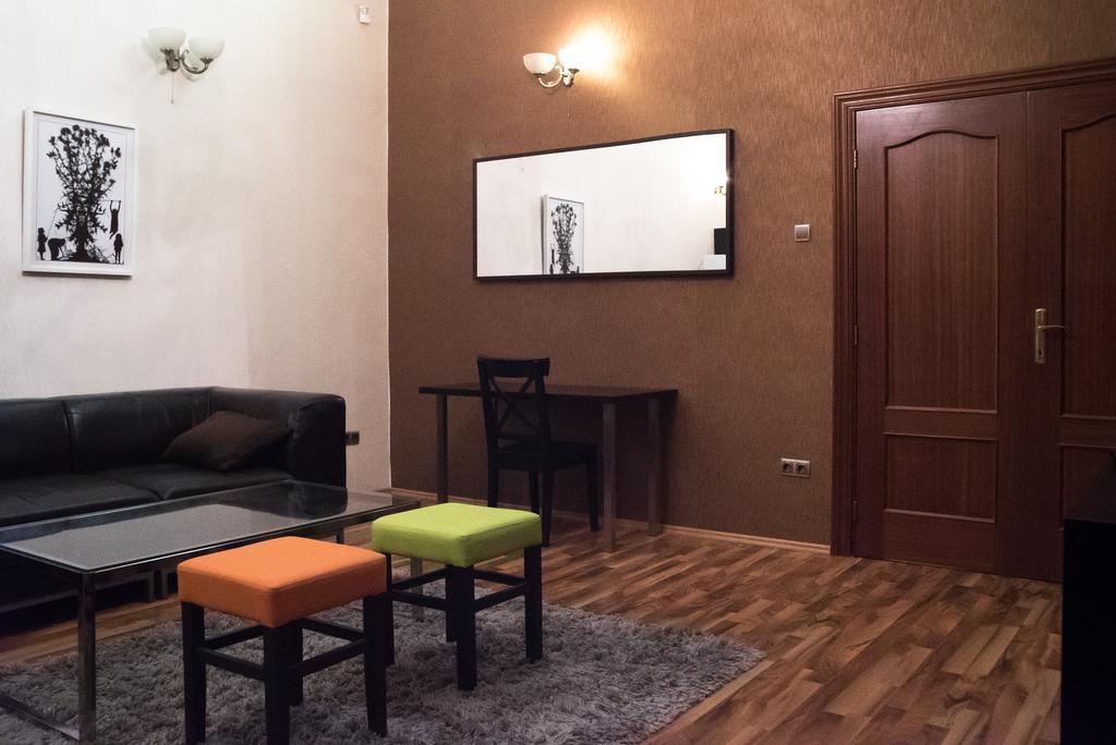 Apartment Inviting Flat In The Heart Of Town Budapest