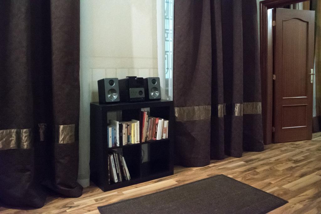 Apartment Inviting Flat In The Heart Of Town
