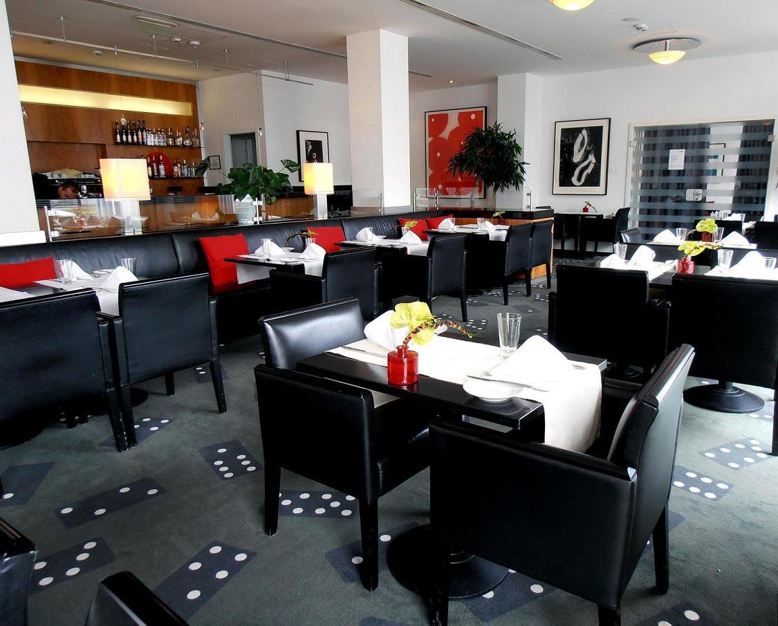 Park Plaza 4*