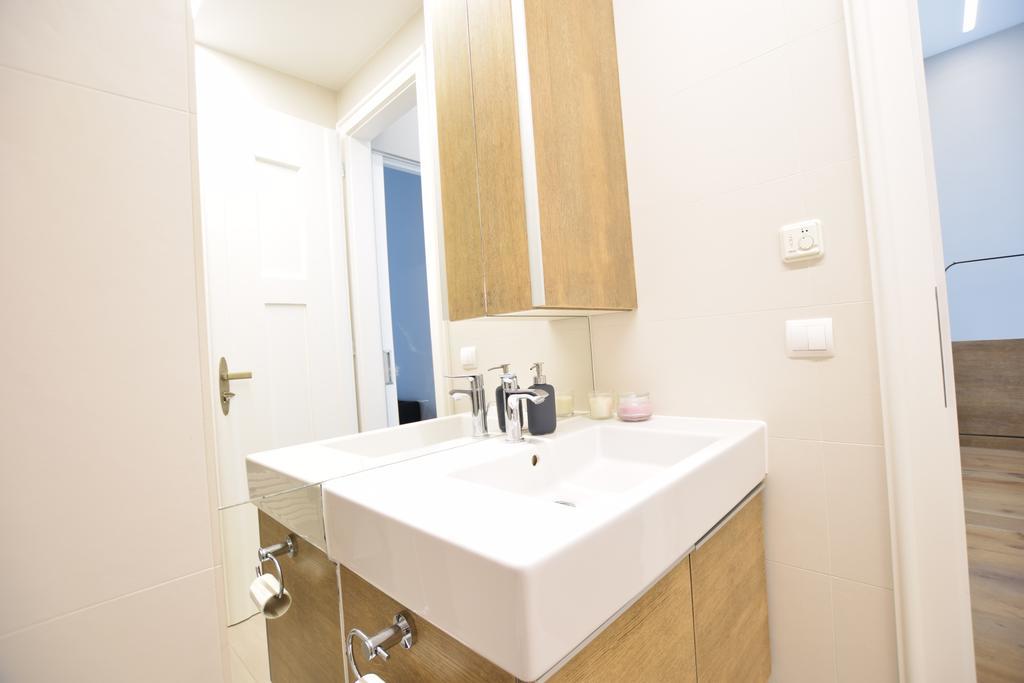 Luxury By Hi5 - Szervita * Budapest