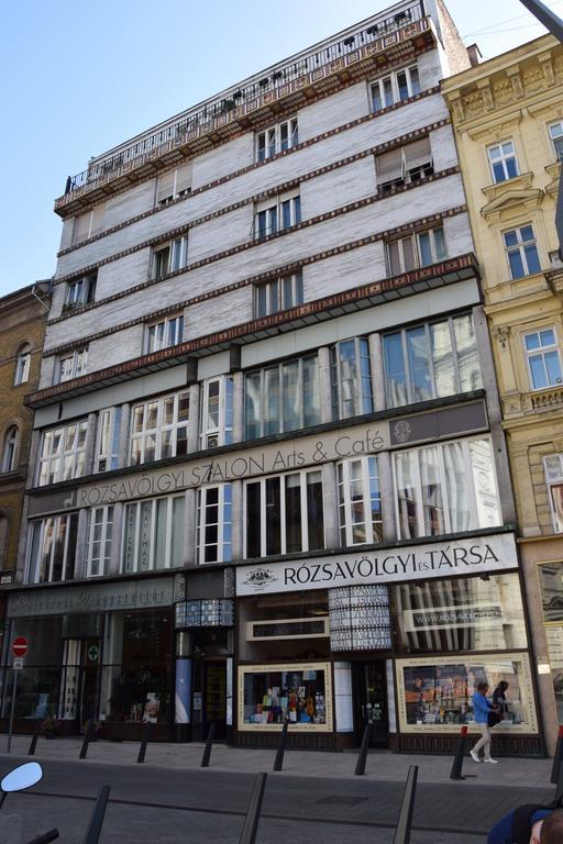 Luxury By Hi5 - Szervita Appartement Boedapest