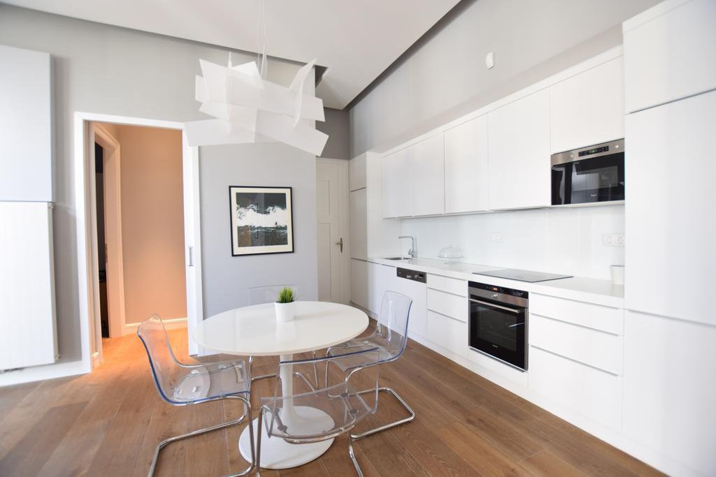 Luxury By Hi5 - Szervita * Budapest