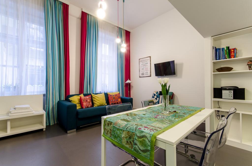 Sara's * Budapest