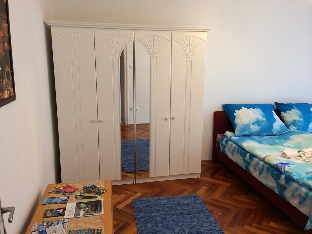 Apartment Irisz Apartman