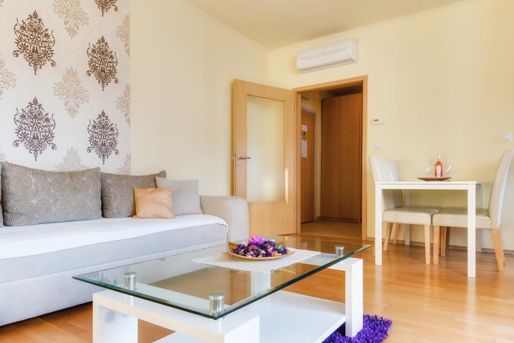 Lägenhetshotell Trendy Deluxe 4*