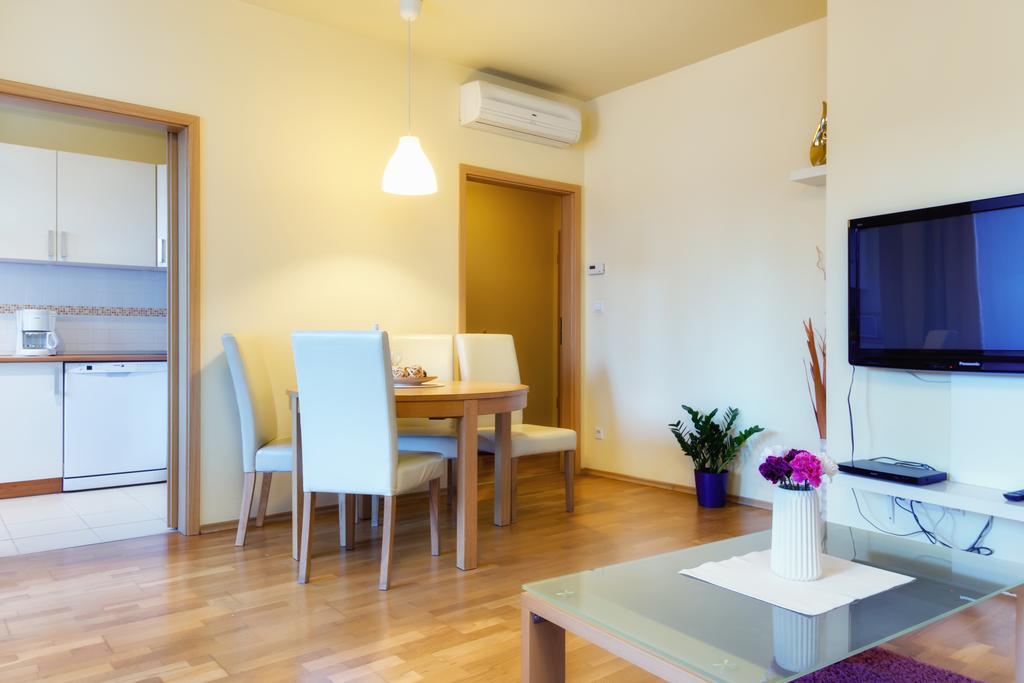 Lägenhetshotell Trendy Deluxe 4*