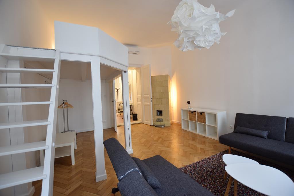 Standard By Hi5 - Wesselényi 13 * Budapešť