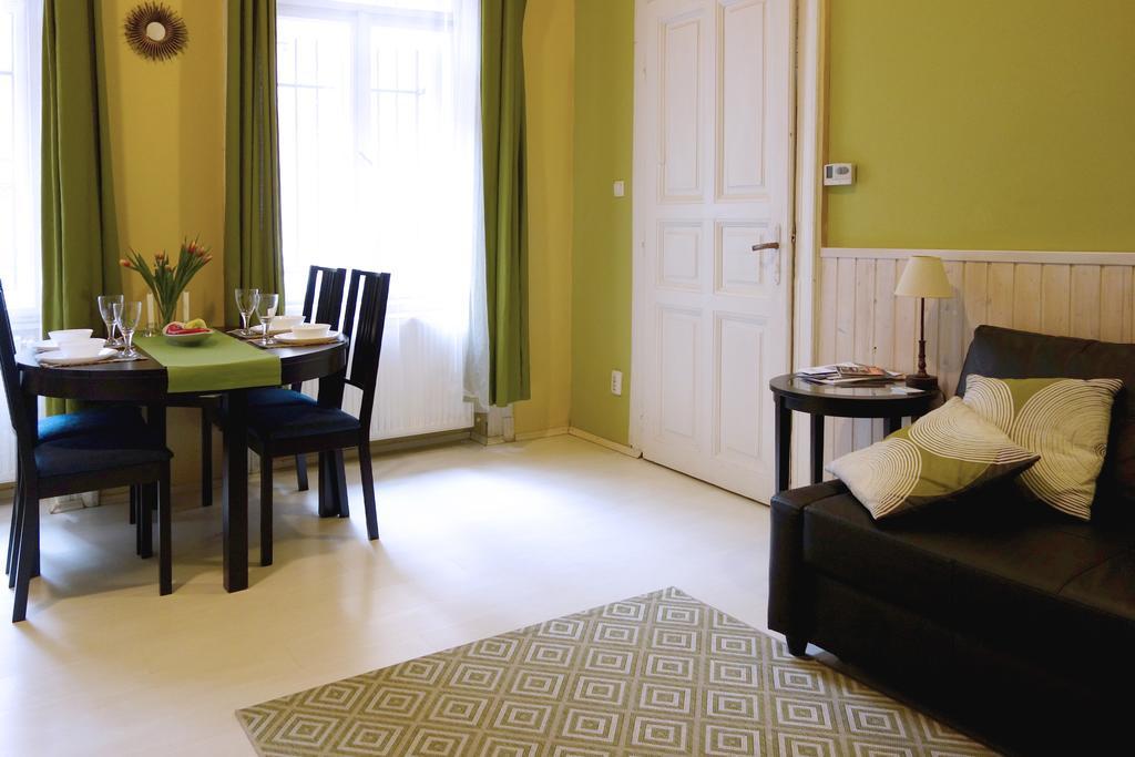 Vivid Rozsa Budapest