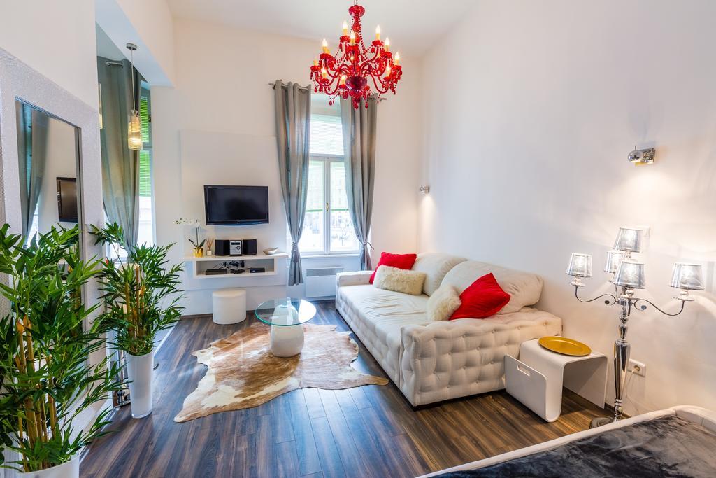 Apartman Vorosmarty Square Luxury