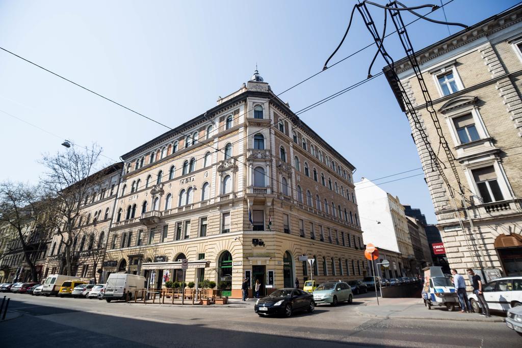 Broadway * Budapest
