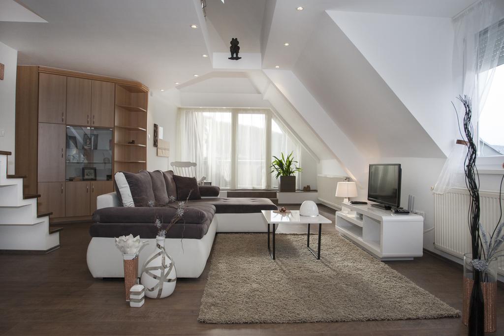 Riverside Flat With King Castle View Apartment *