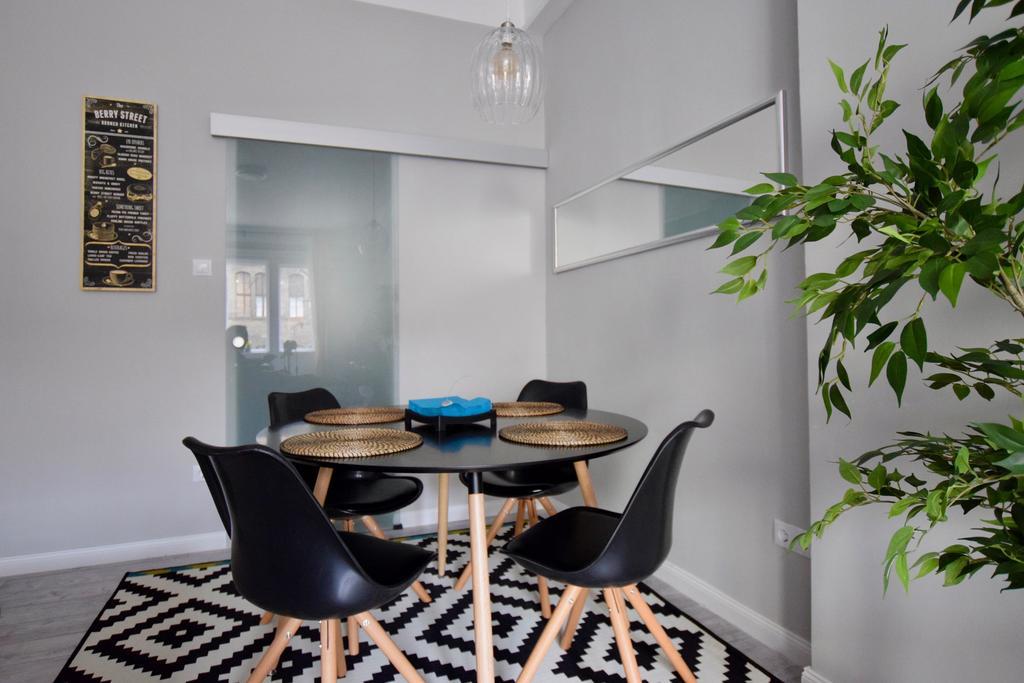 Standard By Hi5 - Fejer Gyorgy St * Budapest