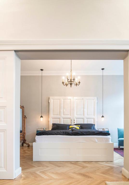 Top Designer City Park Apartment