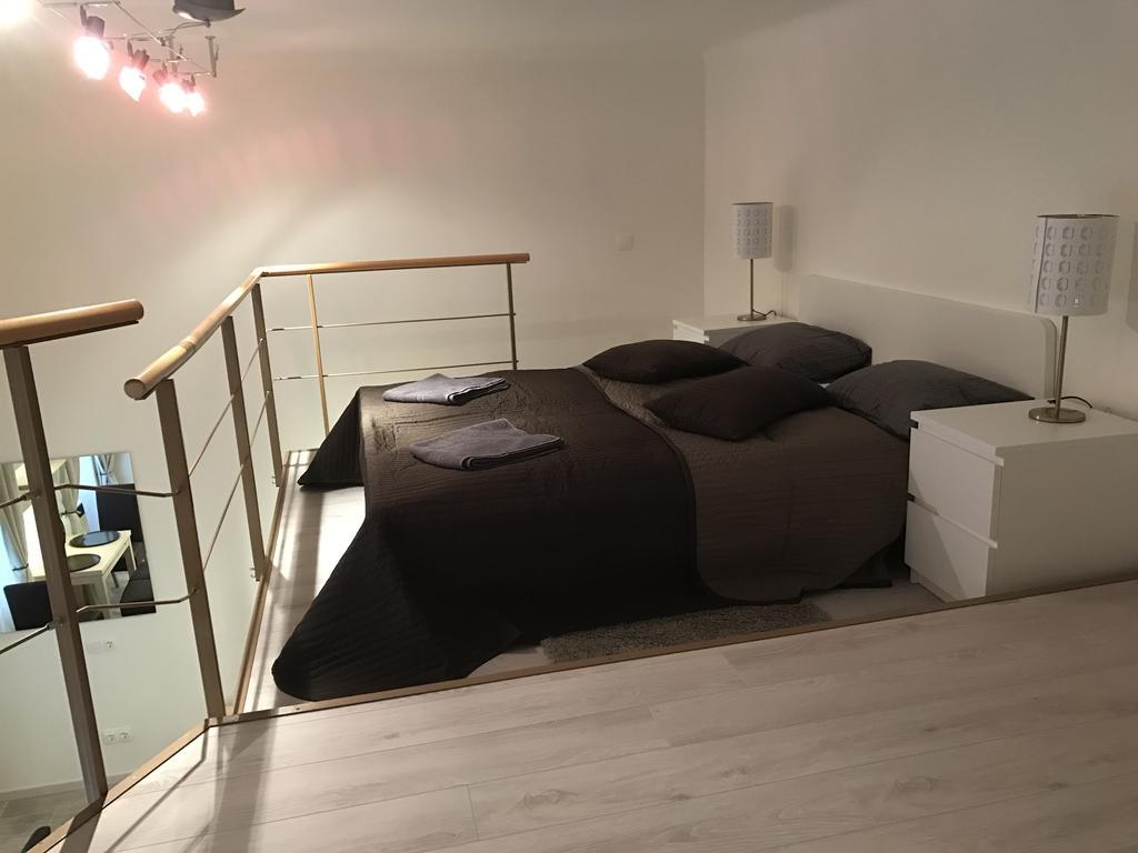 Goldcentral Gozsdu Lägenhet