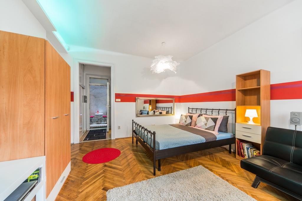 Perfect Apartment *