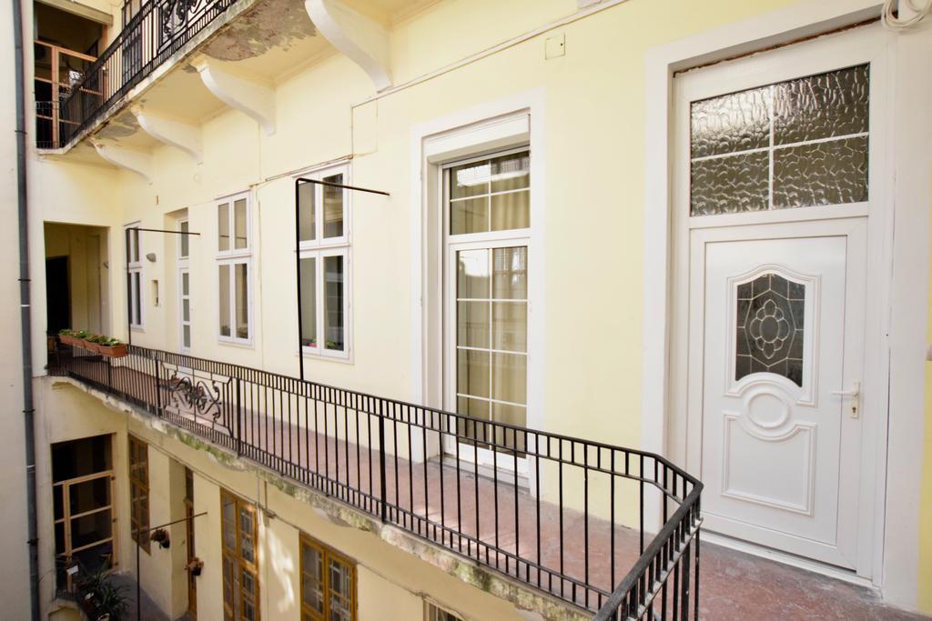 Luxury By Hi5 - Bazilika Appartement