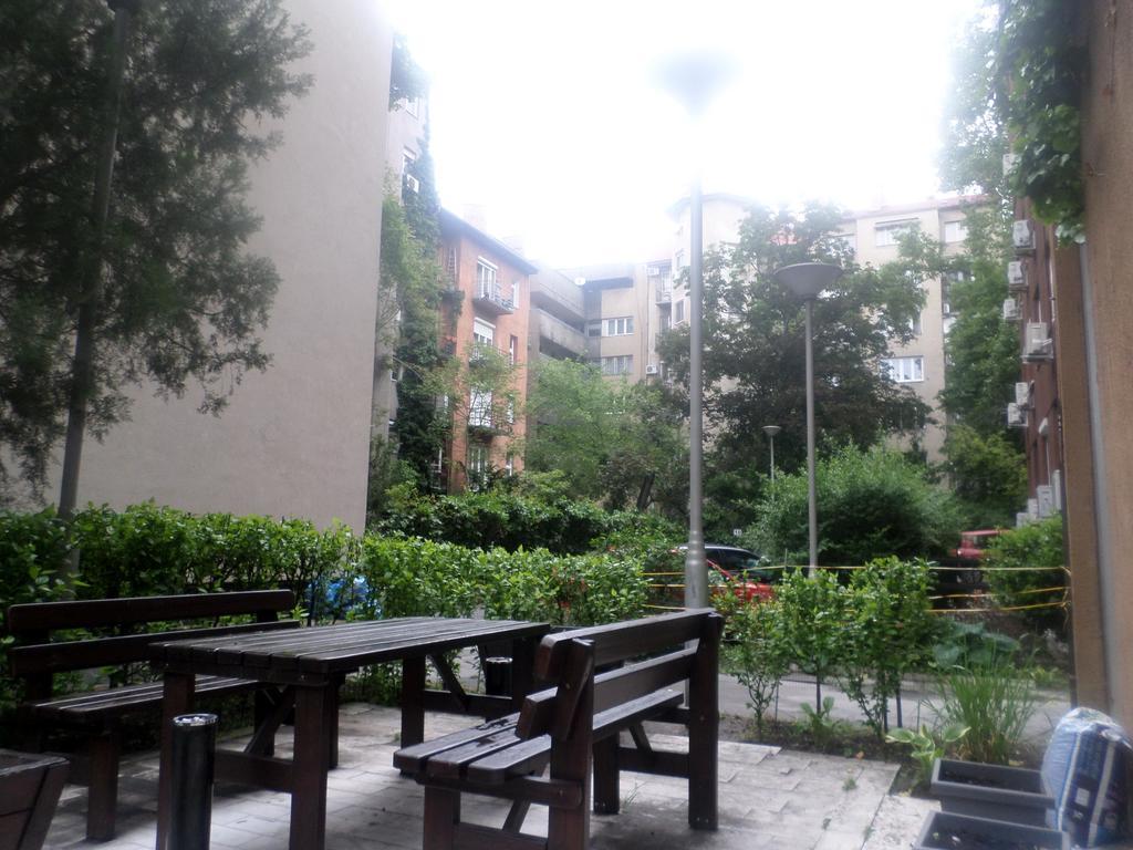 Leslie Apartmán *