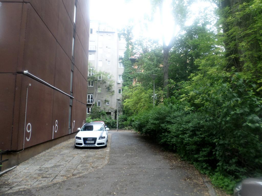 Leslie Apartmán